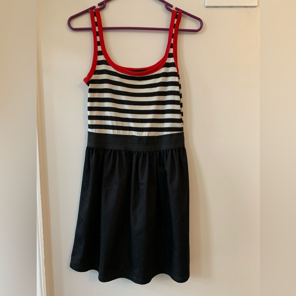 Women’s size medium fun spring/summer dress size medium!